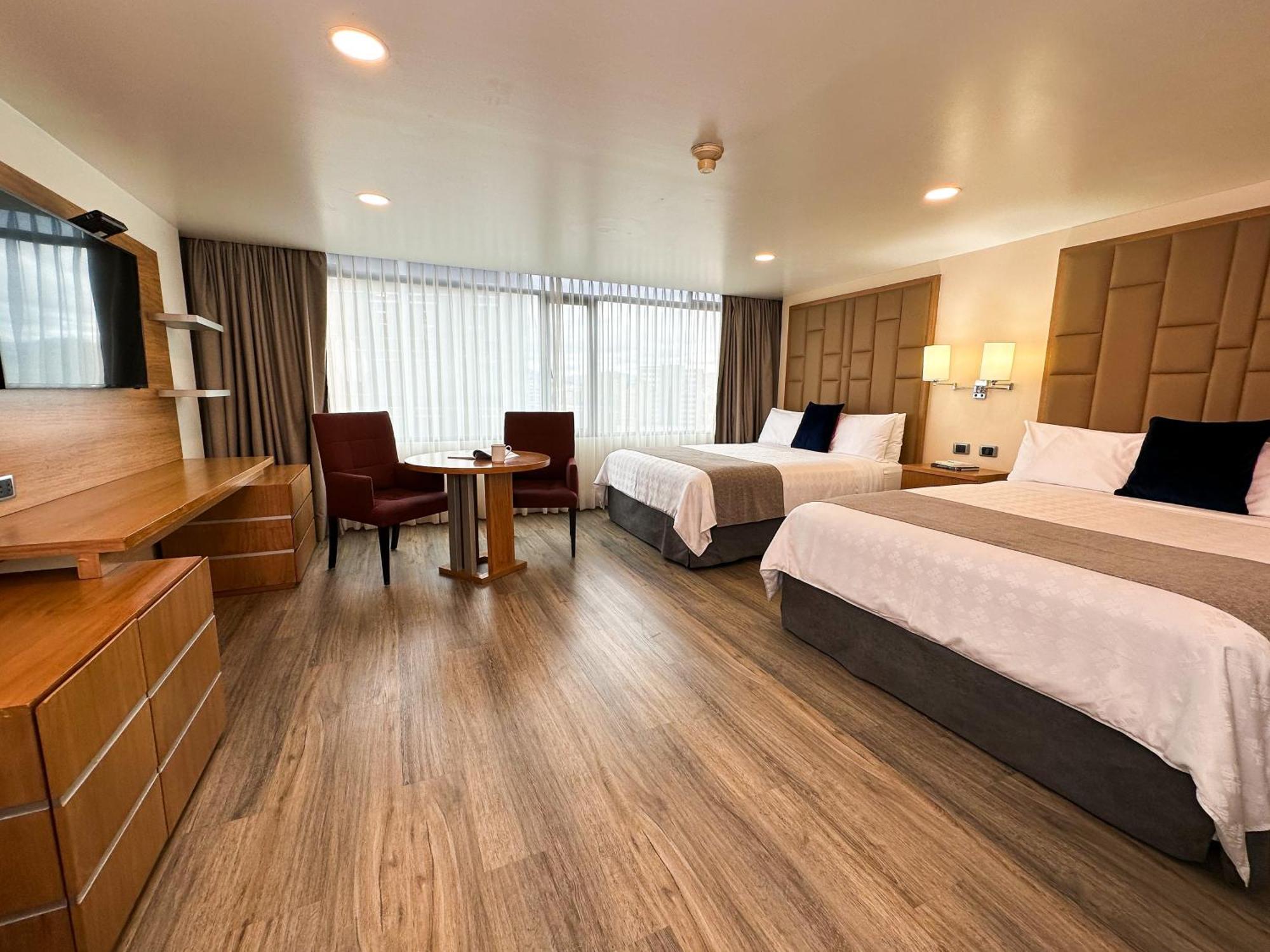 วินด์แฮม การ์เดน กีโต Hotel ภายนอก รูปภาพ