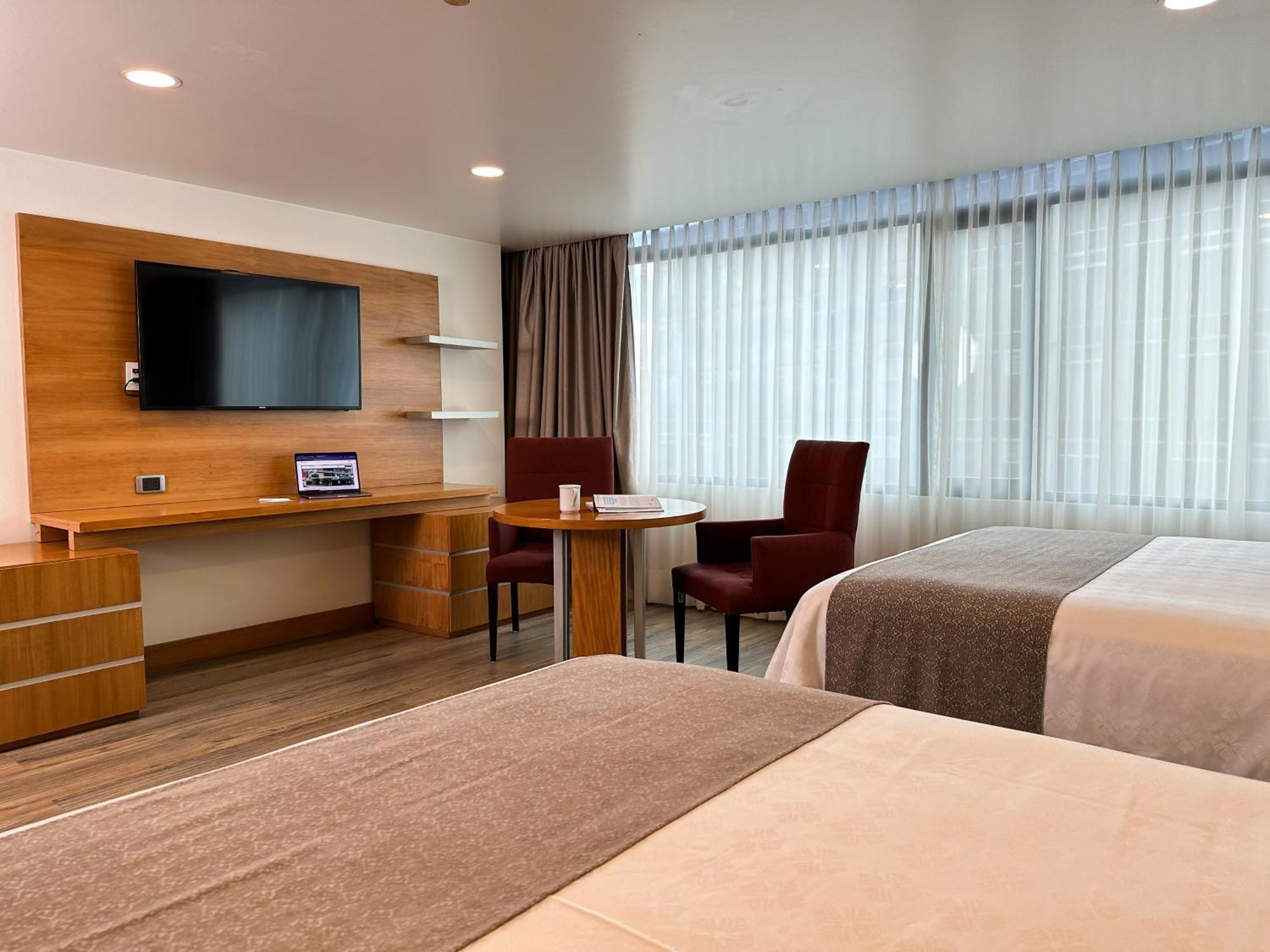 วินด์แฮม การ์เดน กีโต Hotel ภายนอก รูปภาพ