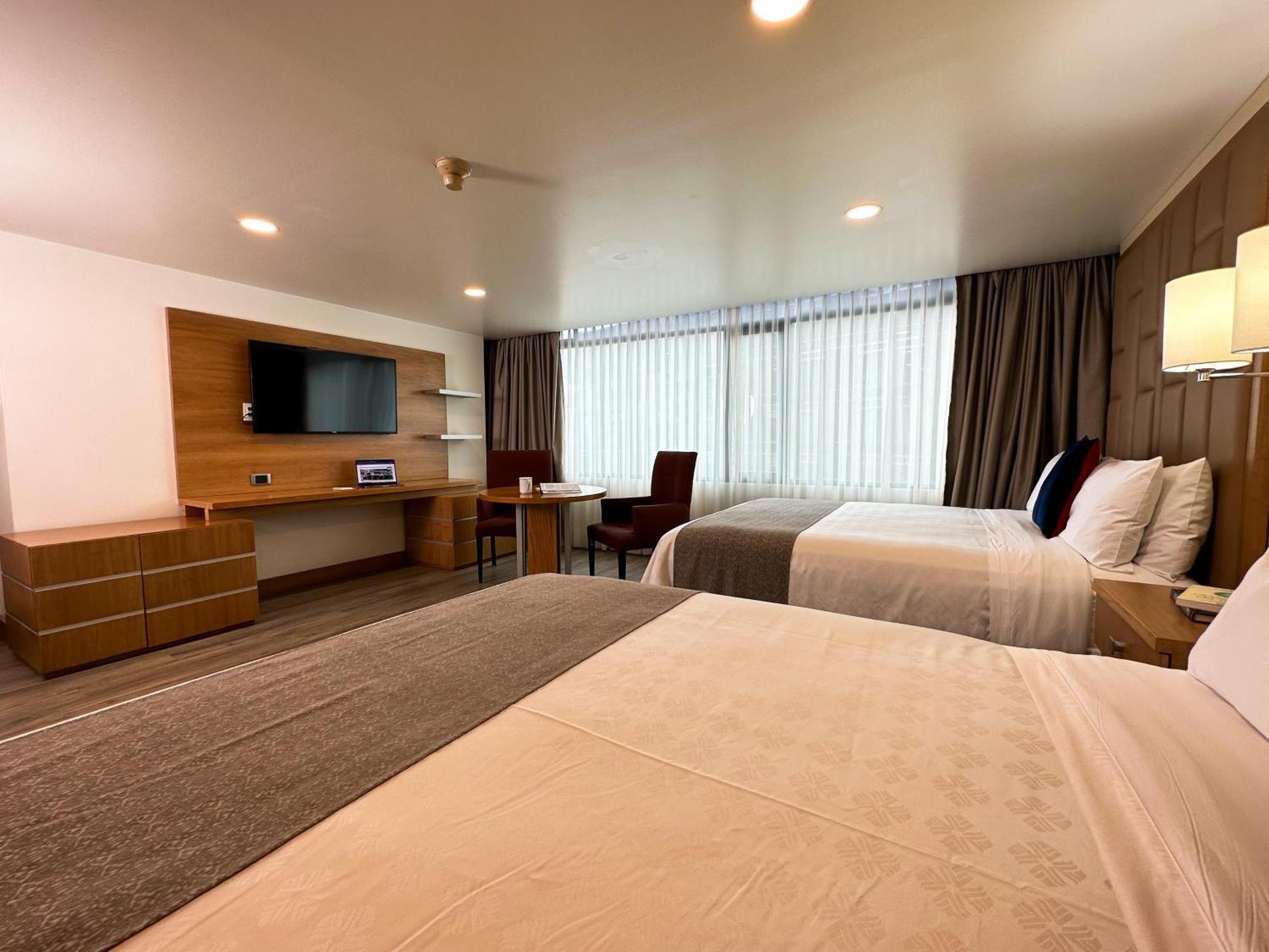 วินด์แฮม การ์เดน กีโต Hotel ภายนอก รูปภาพ