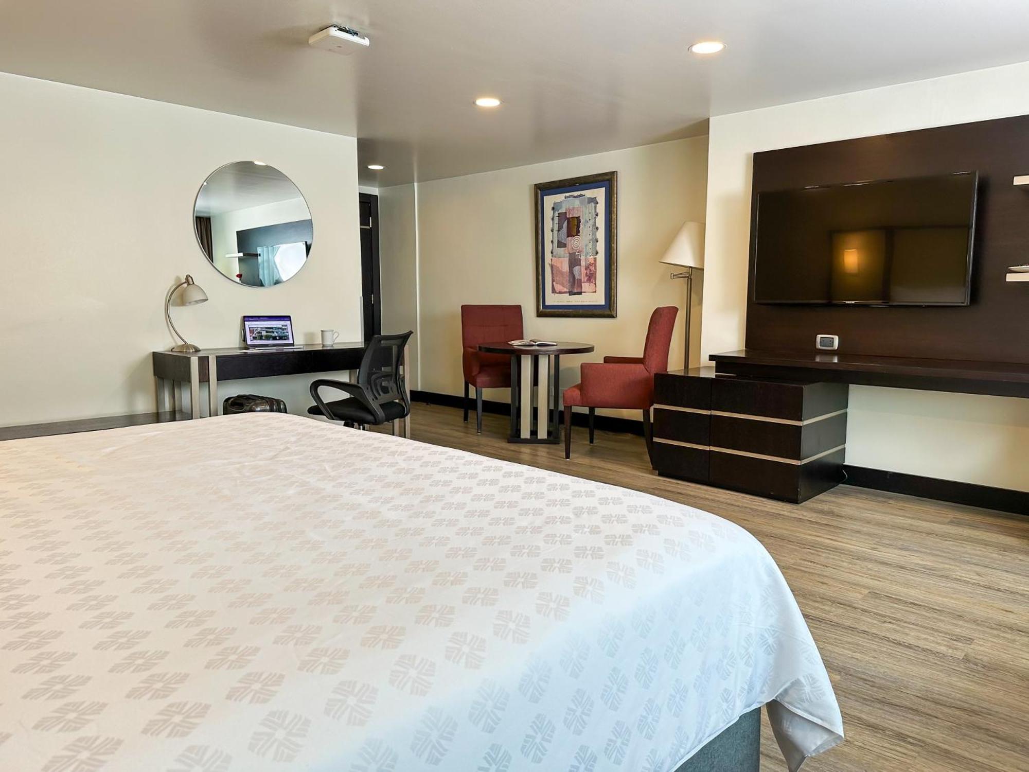 วินด์แฮม การ์เดน กีโต Hotel ภายนอก รูปภาพ